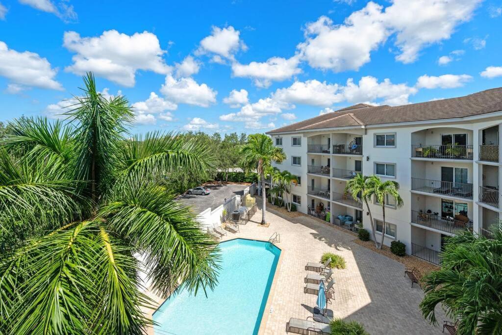 Modern Beach Condo In Central Naples! Eksteriør billede